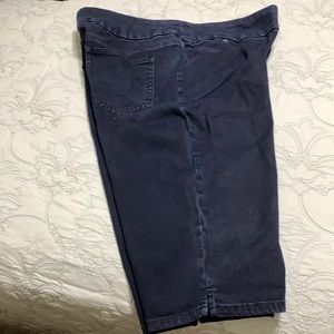 Chico’s Perfect Stretch Dark Jean Bermudas Sz 2.5